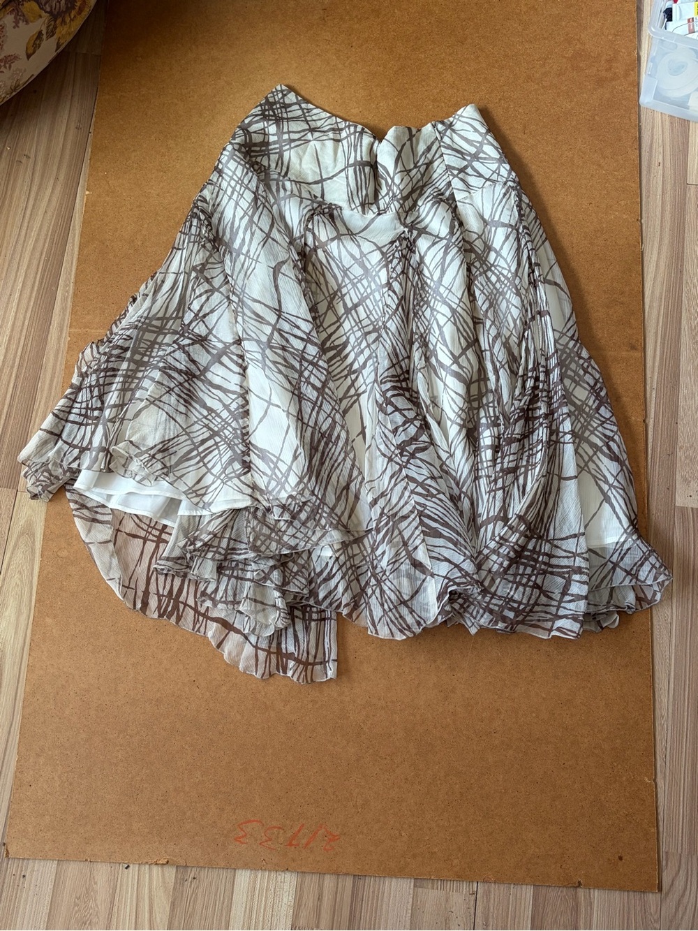 Jones New York Cream and Brown Abstract High-Low Skirt